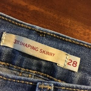 311 shaping skinny Levi’s